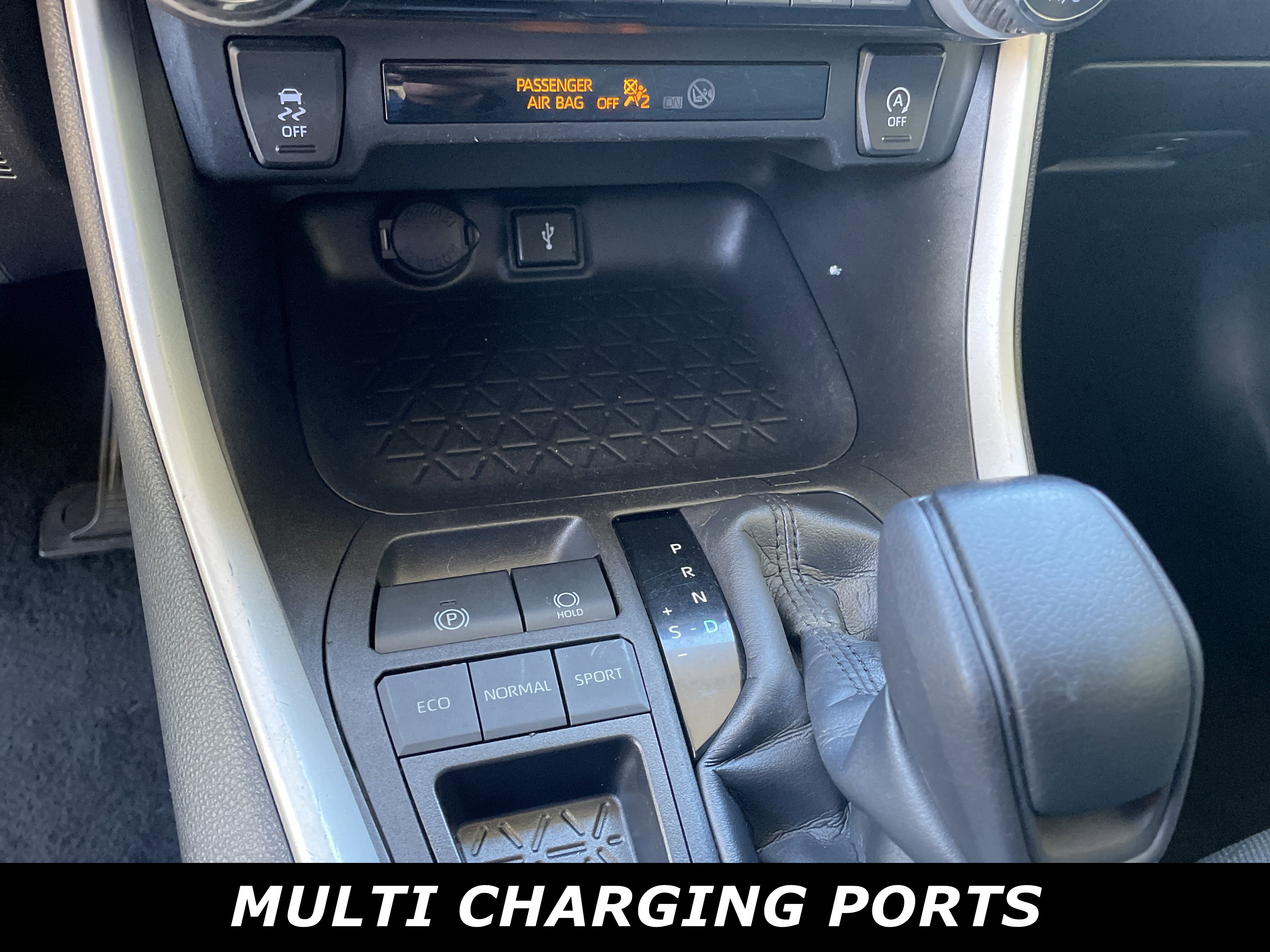 Used 2022 Toyota RAV4 XLE w/ Convenience Package image 27