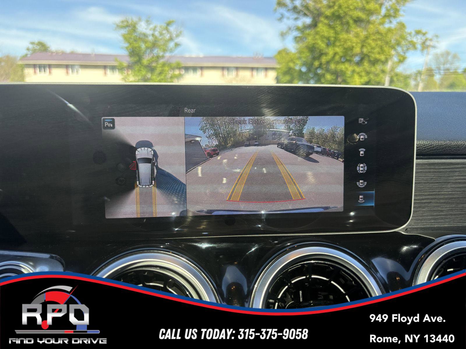 Used 2020 Mercedes-Benz GLB 250 4MATIC w/ AMG Line image 16