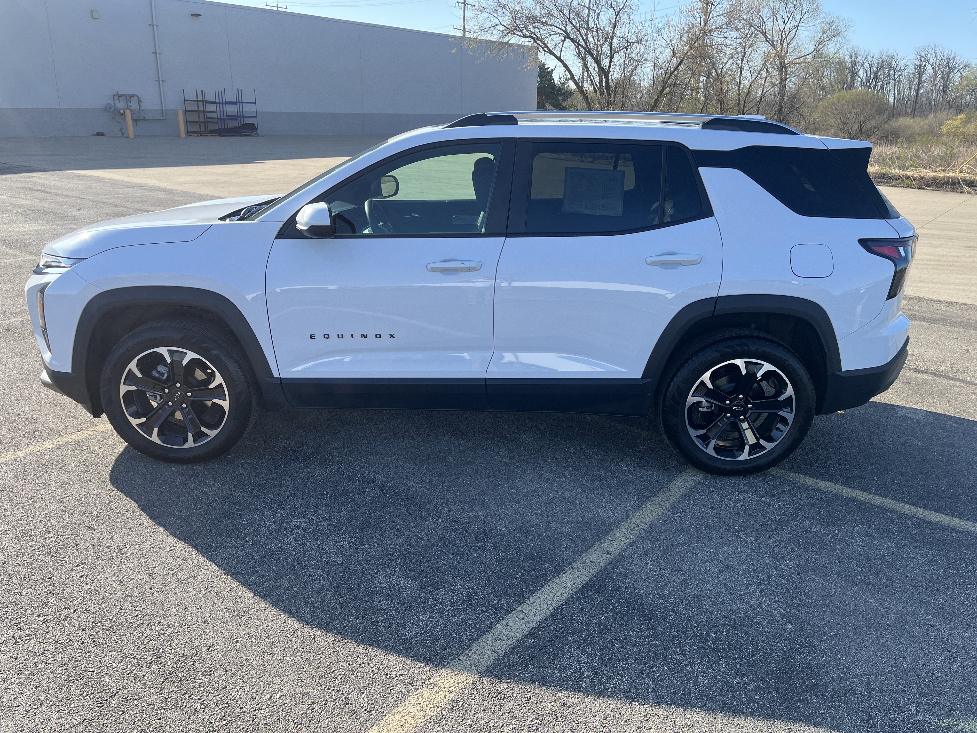 Used 2026 Chevrolet Equinox LT w/ Convenience Package II AWD/4WD image 3