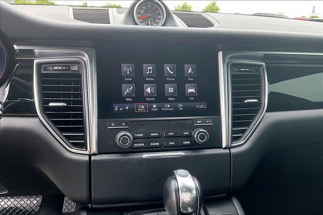 Used 2018 Porsche Macan AWD/4WD image 24