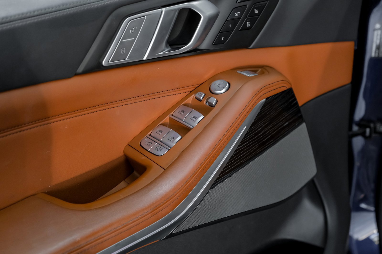 Used 2022 BMW X7 M50i w/ Executive Package image 47