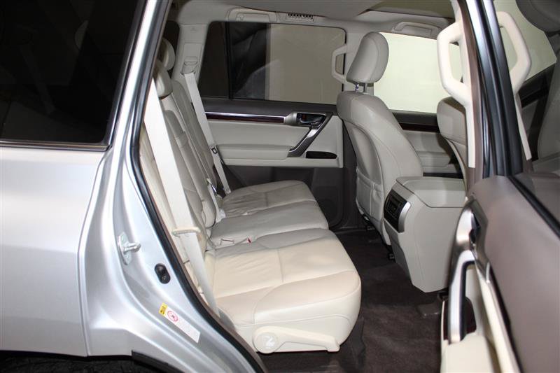 Used 2015 Lexus GX 460 w/ Premium Package AWD/4WD image 32