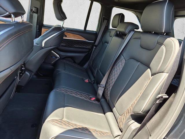 Used 2023 Jeep Grand Cherokee Summit AWD/4WD image 21