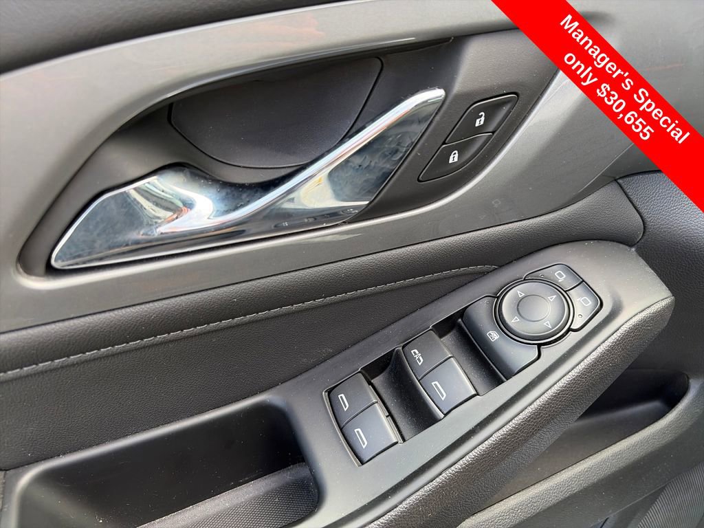 Used 2024 Chevrolet Traverse LT FWD image 19