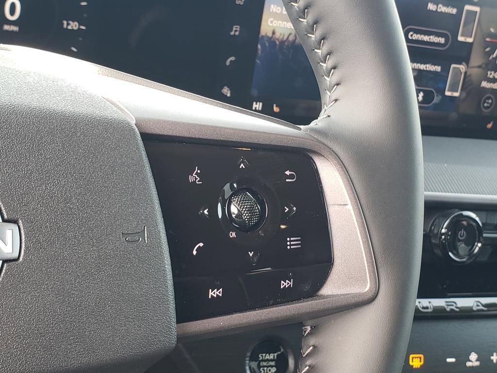 Certified 2025 Nissan Murano SV AWD/4WD image 32