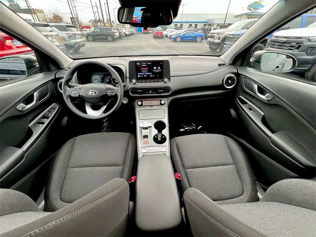 Used 2023 Hyundai Kona SE image 18