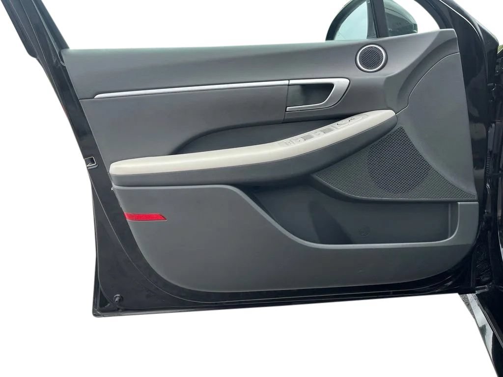 Used 2025 Hyundai Sonata SEL FWD image 13