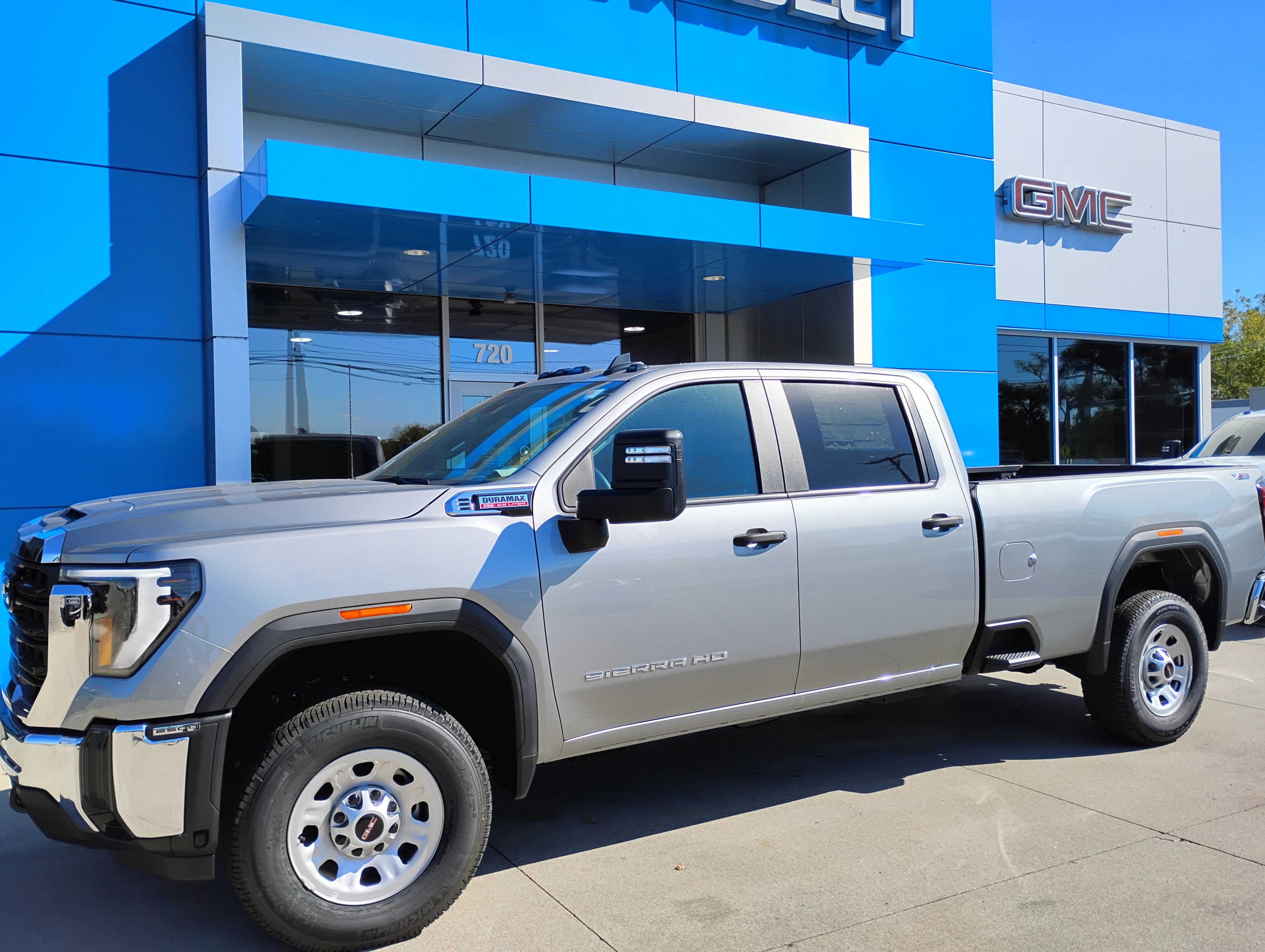 New 2025 GMC Sierra 2500 Pro w/ Convenience Package image 10