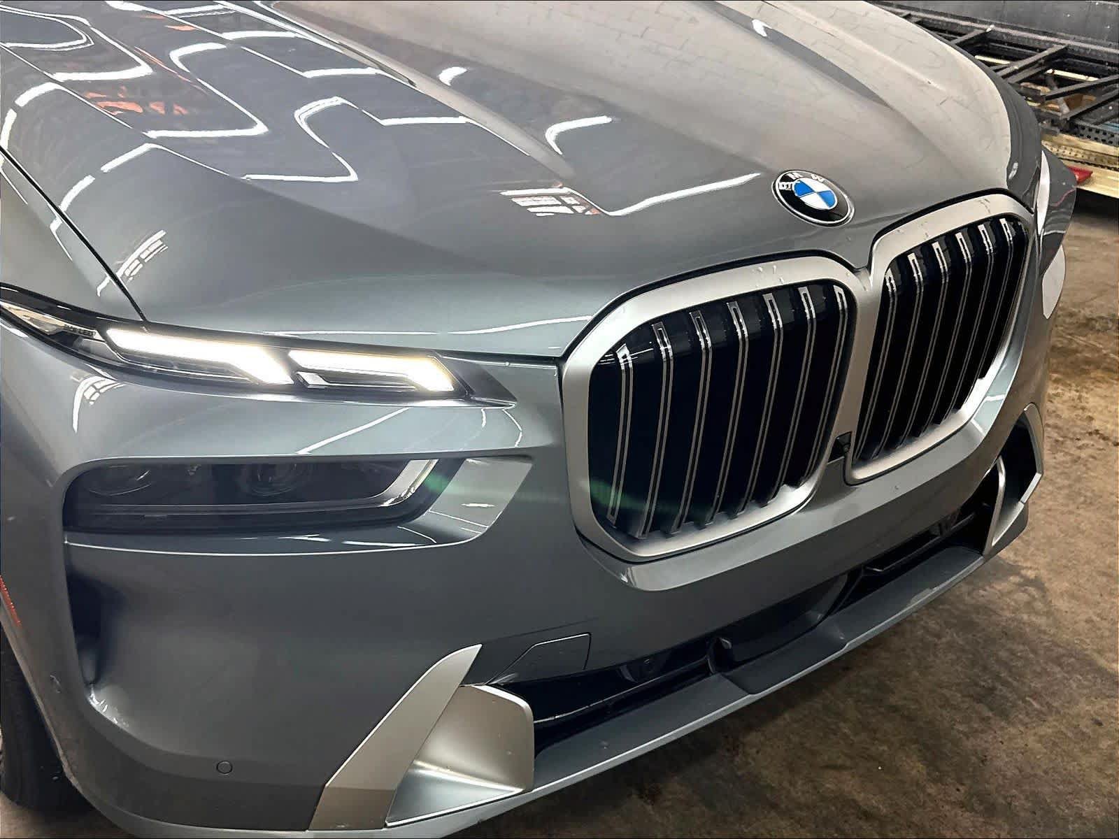 Used 2026 BMW X7 xDrive40i w/ Premium Package AWD/4WD image 33
