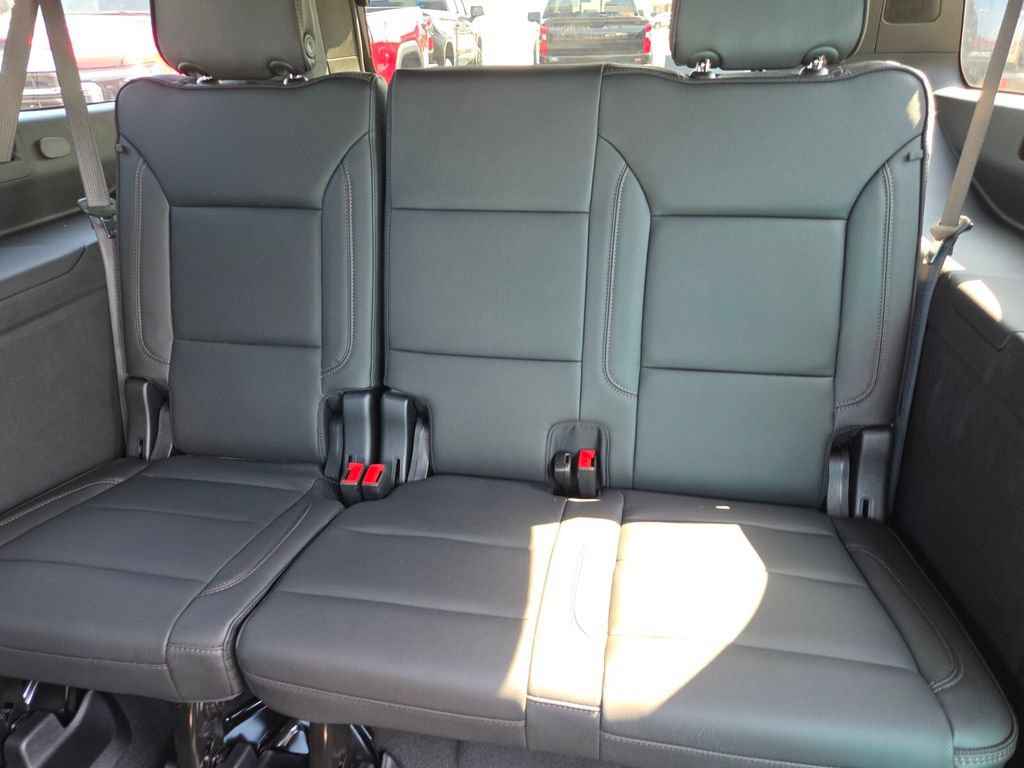 New 2026 Chevrolet Suburban High Country AWD/4WD image 13