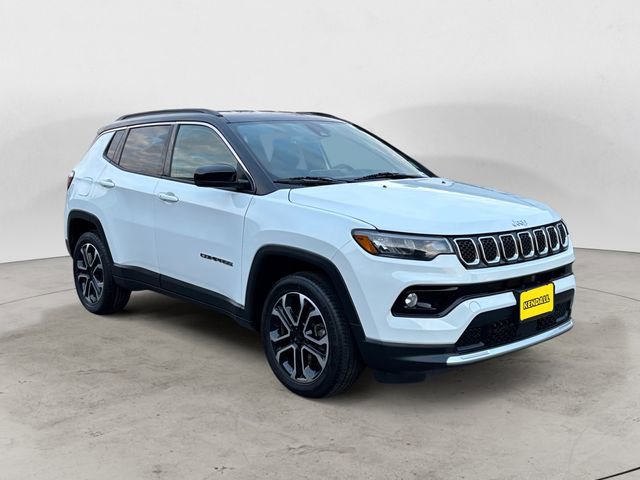 Used 2023 Jeep Compass Limited AWD/4WD image 7