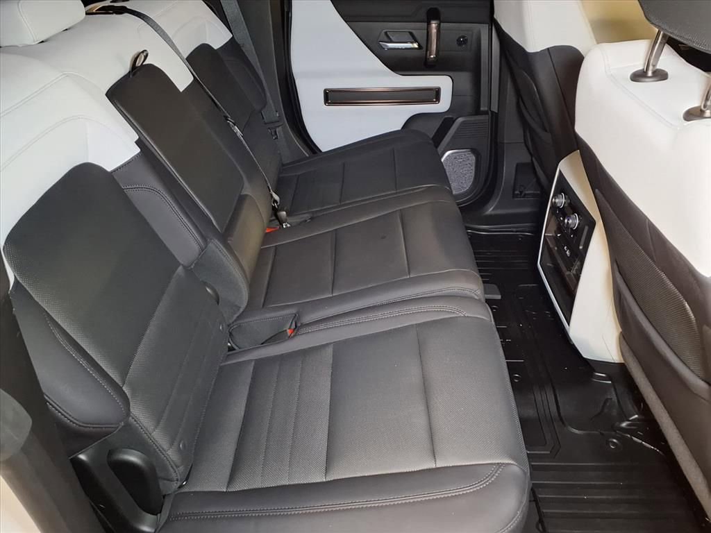 Used 2025 GMC Hummer EV 2X image 22