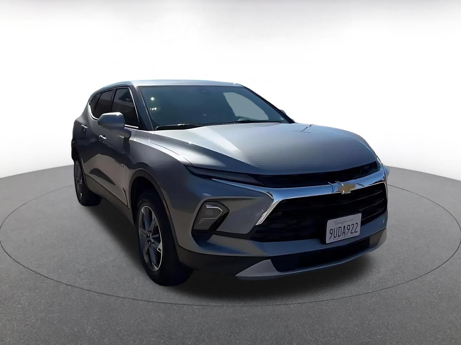 Used 2025 Chevrolet Blazer LT FWD image 3