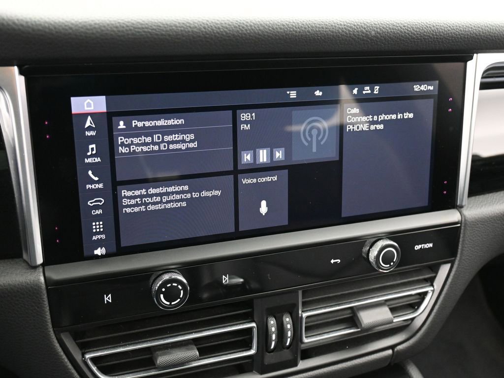 Certified 2023 Porsche Macan Turbo image 21