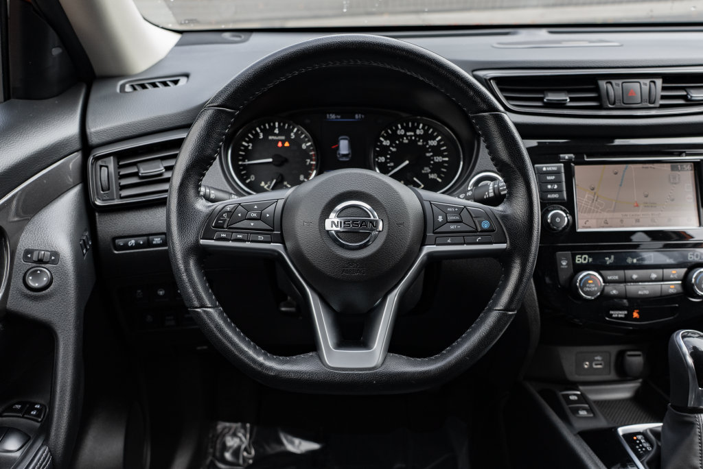 Used 2020 Nissan Rogue SV w/ Sun & Sound Touring Package AWD/4WD image 12