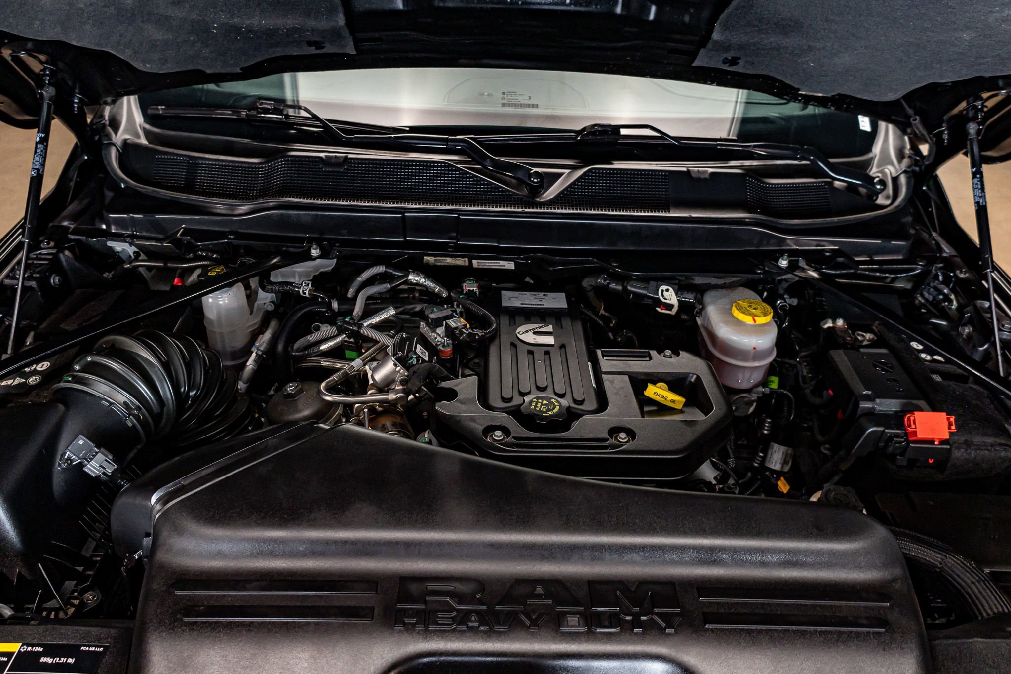 Used 2025 RAM 3500 Laramie AWD/4WD image 29