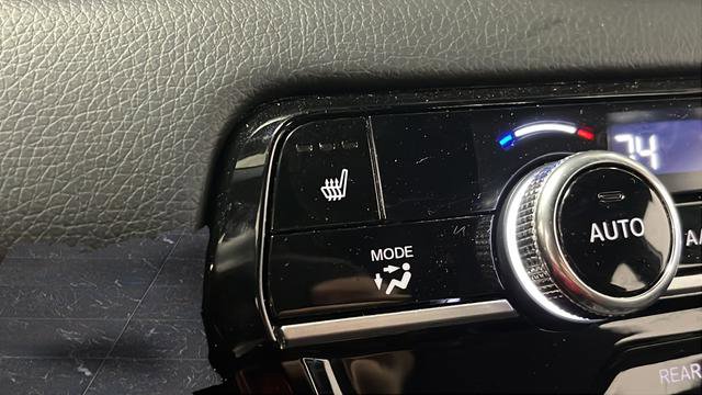 Used 2023 Honda Pilot Sport image 37