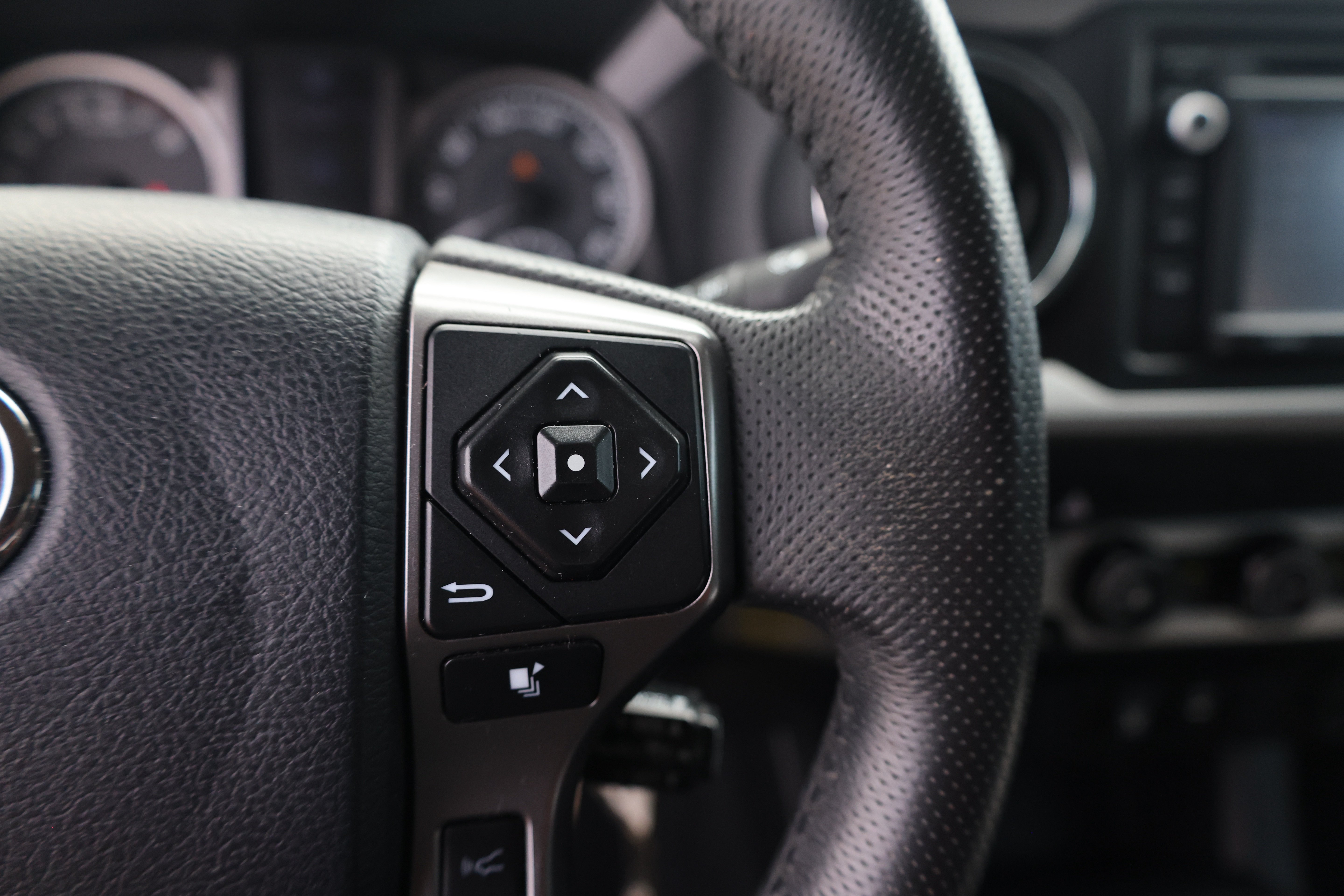 Used 2019 Toyota Tacoma SR5 RWD image 19