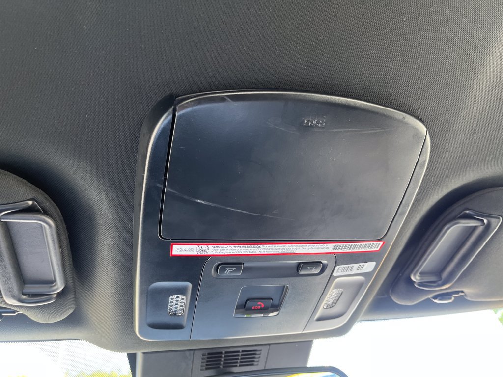 Used 2025 Toyota Camry SE FWD image 29