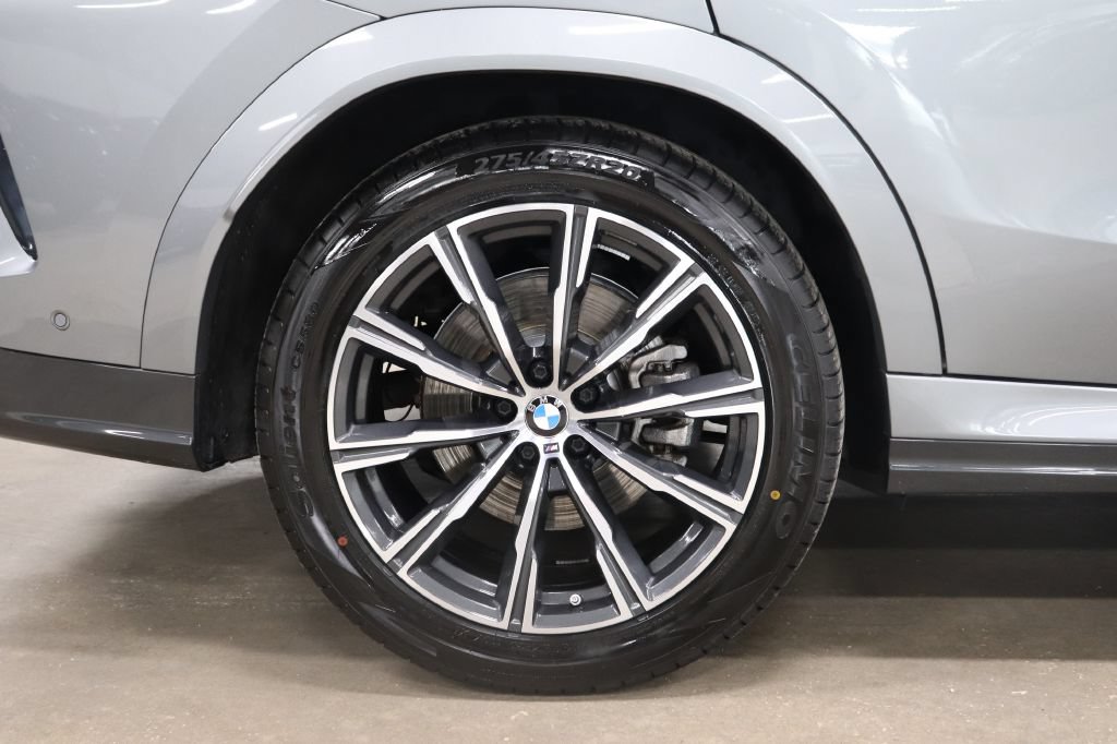 Used 2026 BMW X6 xDrive40i AWD/4WD image 38