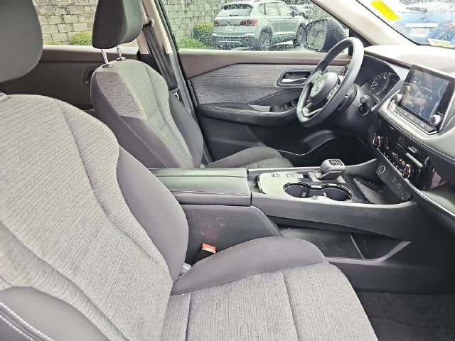 Used 2021 Nissan Rogue SV FWD image 12