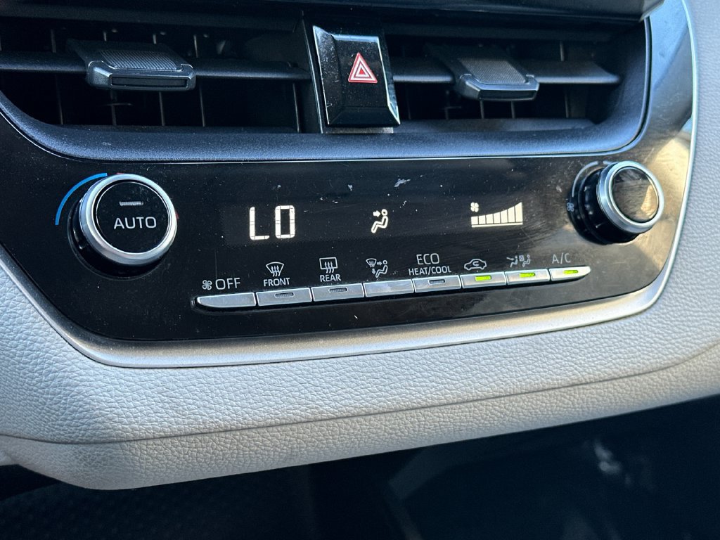 Used 2022 Toyota Corolla LE FWD image 21