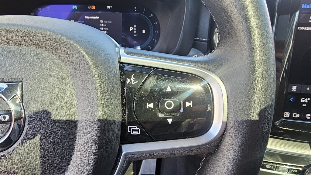 Certified 2022 Volvo XC60 B6 R-Design w/ Climate Package image 21