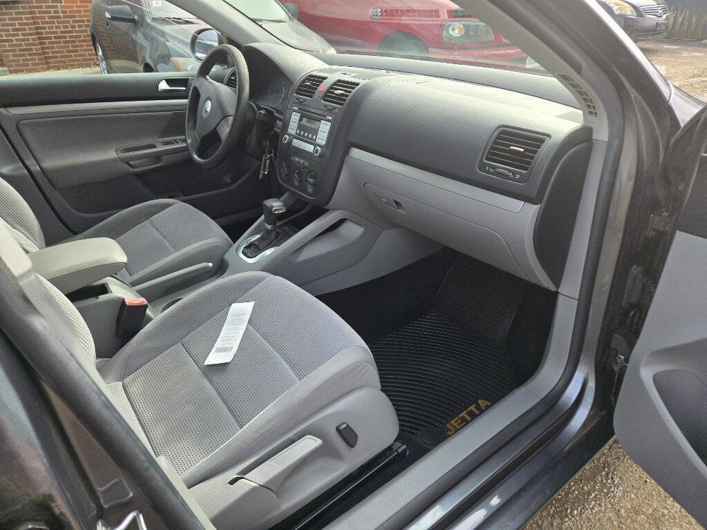 Used 2009 Volkswagen Jetta S image 9