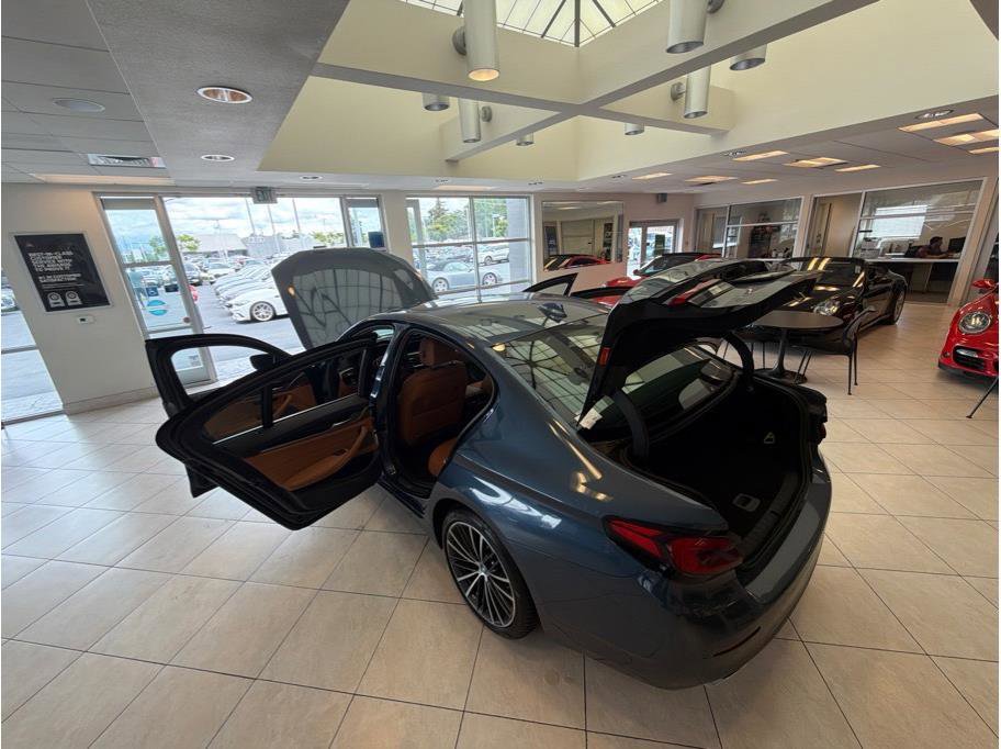 Used 2023 BMW 530e w/ Premium Package RWD image 32