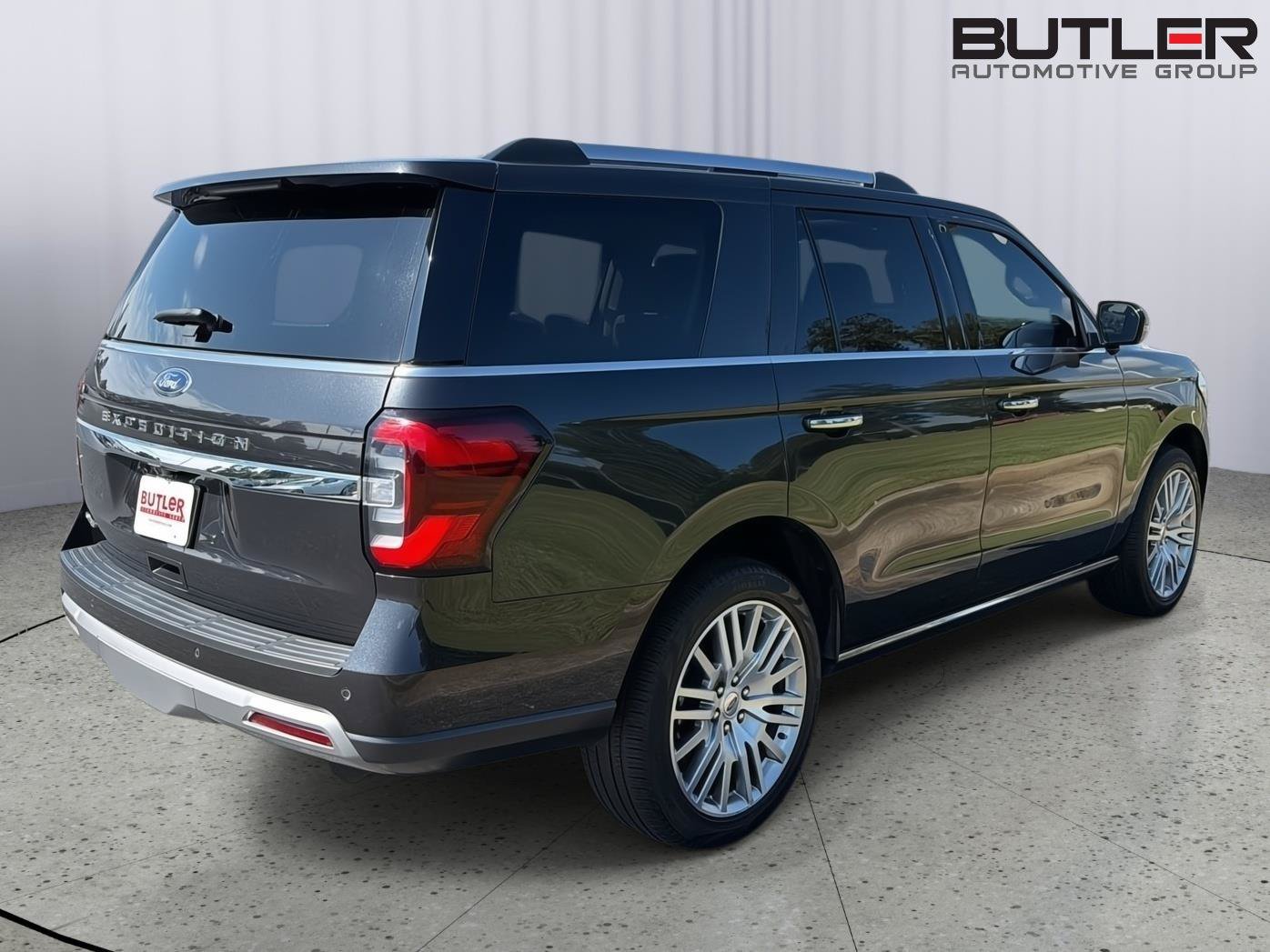 Used 2024 Ford Expedition Limited RWD image 6
