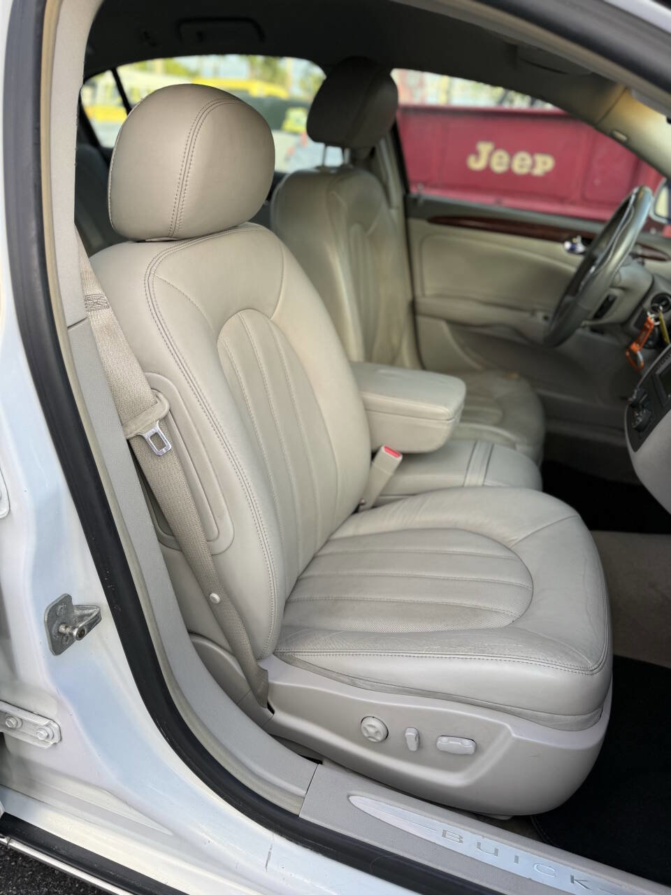Used 2007 Buick Lucerne CXL w/ Luxury Package FWD image 20