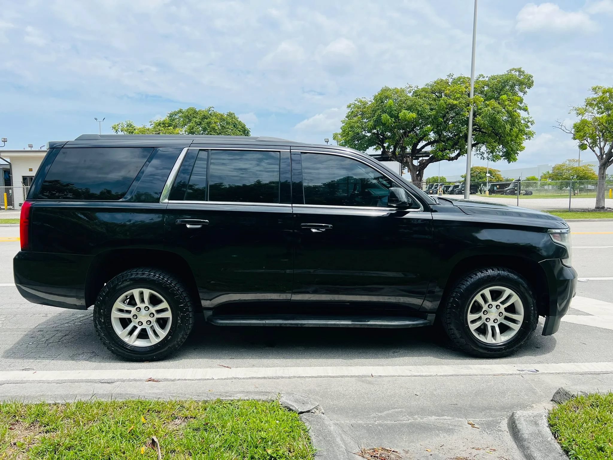 Used 2019 Chevrolet Tahoe LT AWD/4WD image 6