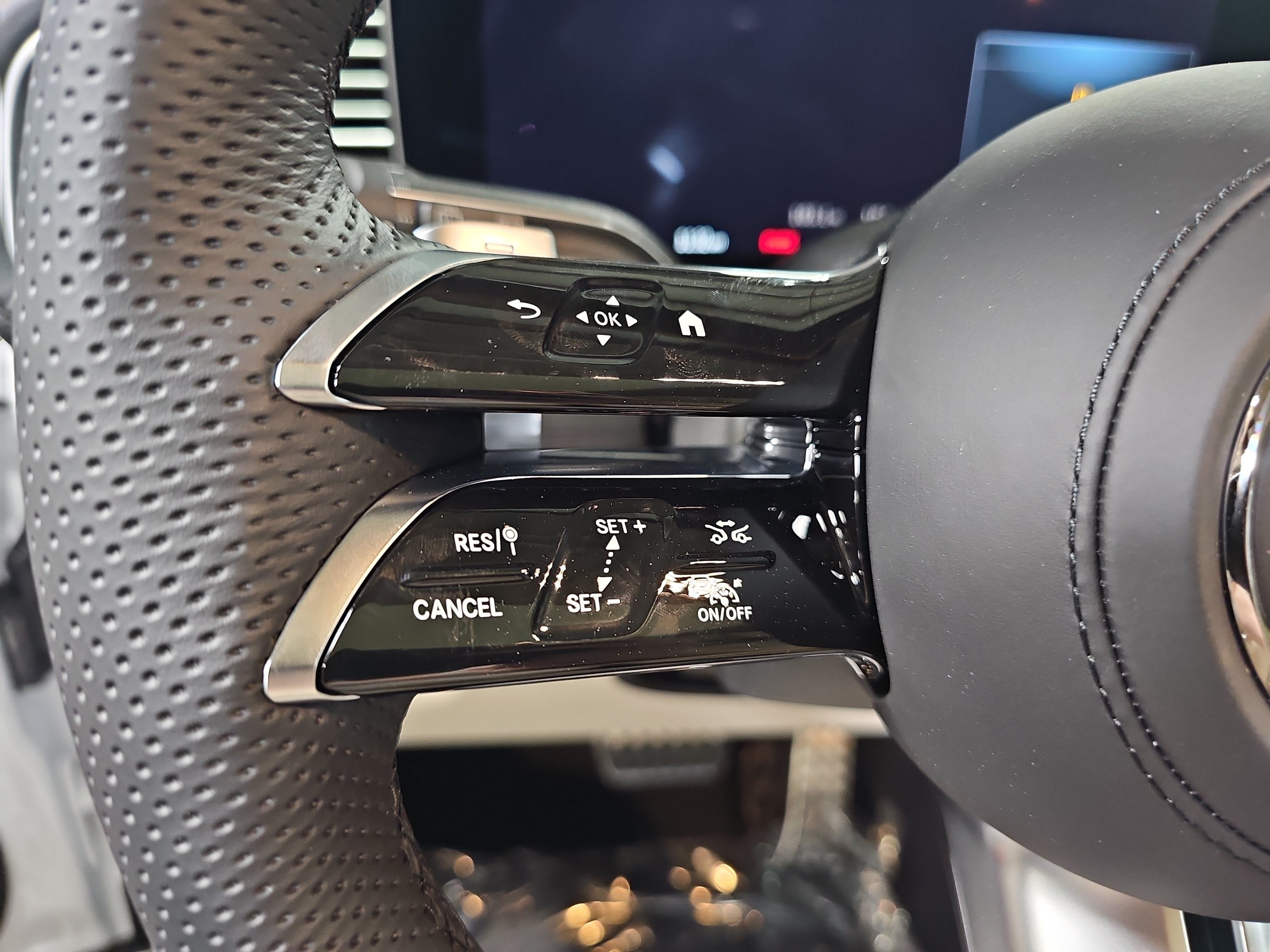 New 2026 Mercedes-Benz GLS 450 4MATIC image 19