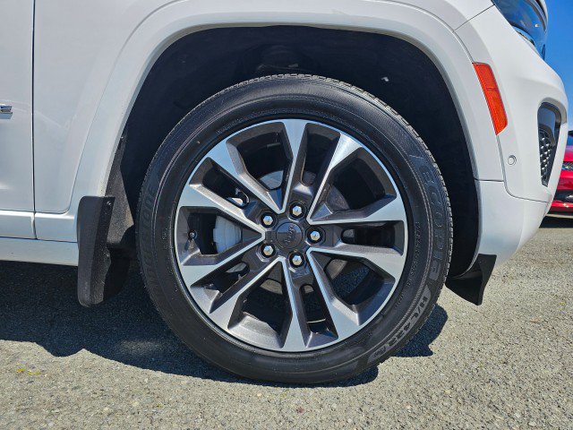 Certified 2023 Jeep Grand Cherokee Overland w/ Adv Protech Group III AWD/4WD image 9
