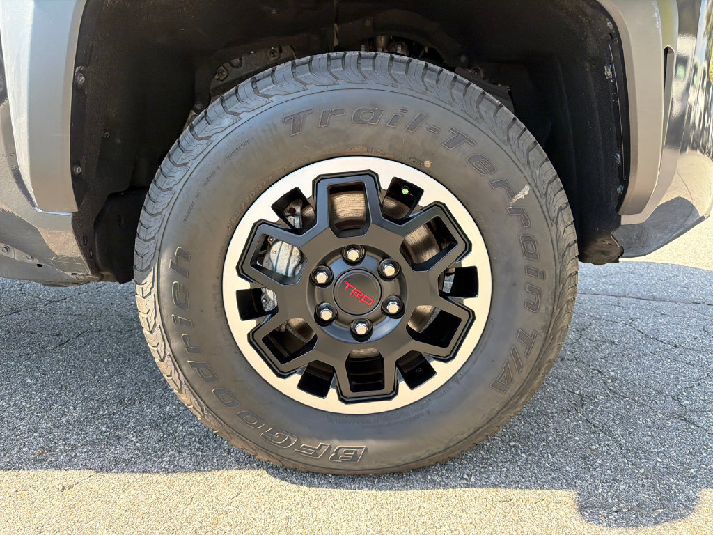 Used 2025 Toyota Tacoma TRD Off-Road AWD/4WD image 12