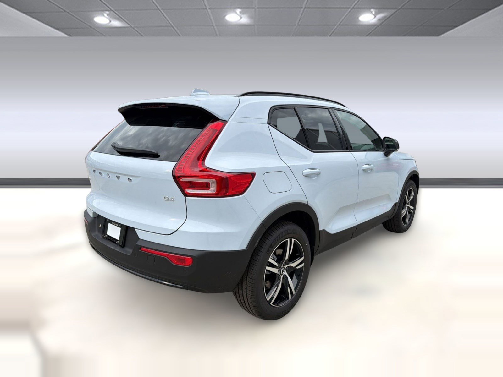 New 2026 Volvo XC40 B4 Core w/ Climate Package FWD image 9