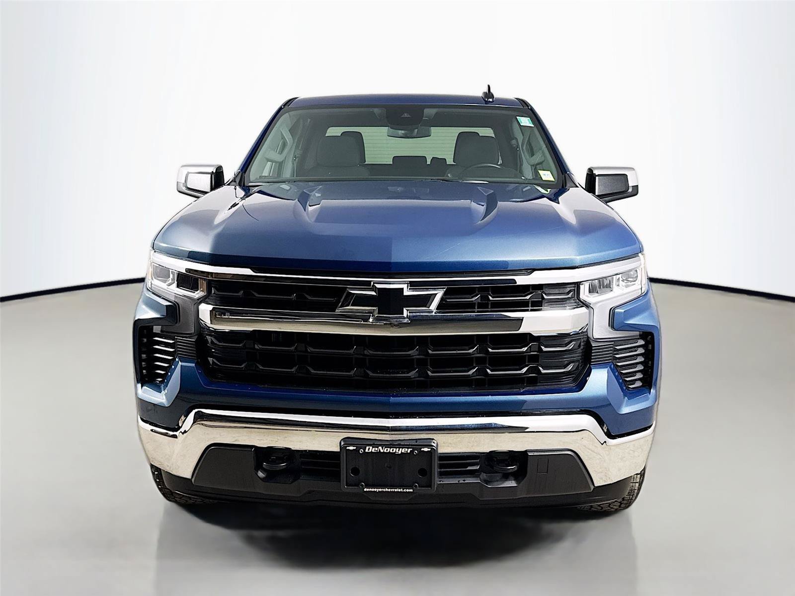 Used 2024 Chevrolet Silverado 1500 LT AWD/4WD image 4