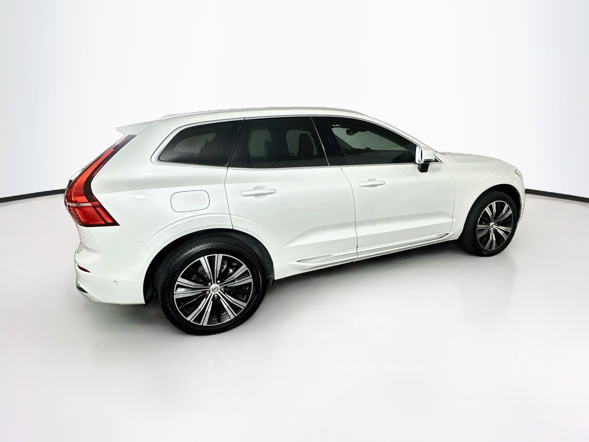 Used 2022 Volvo XC60 B5 Inscription w/ Advanced Package FWD image 10