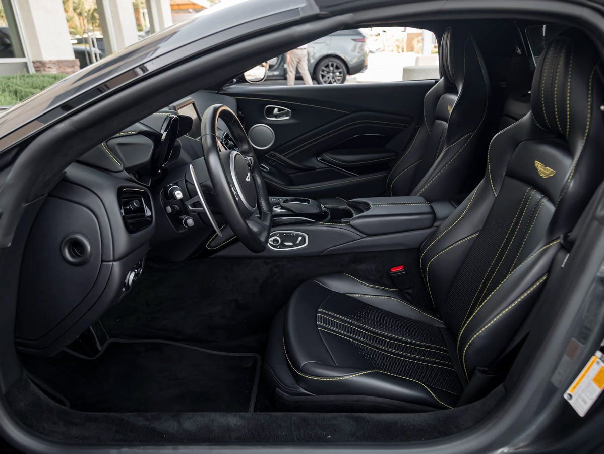 Used 2023 Aston Martin V8 Vantage Roadster image 15