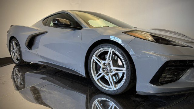 Used 2024 Chevrolet Corvette Stingray Premium Cpe w/ Z51 Performance Package RWD image 19