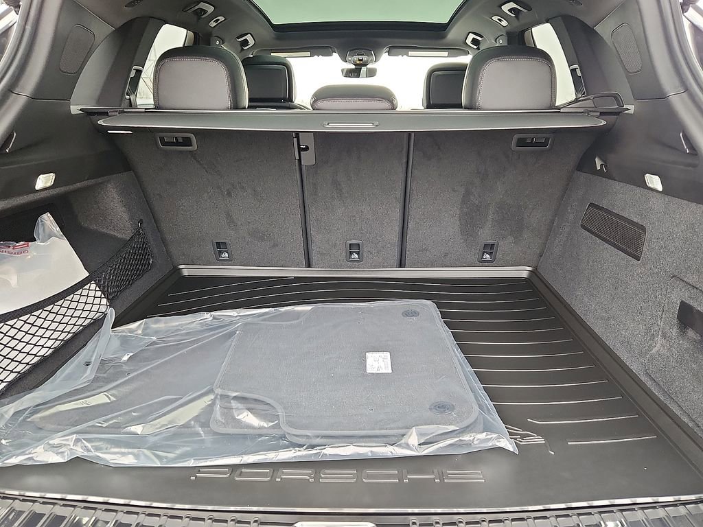 New 2026 Porsche Cayenne image 24