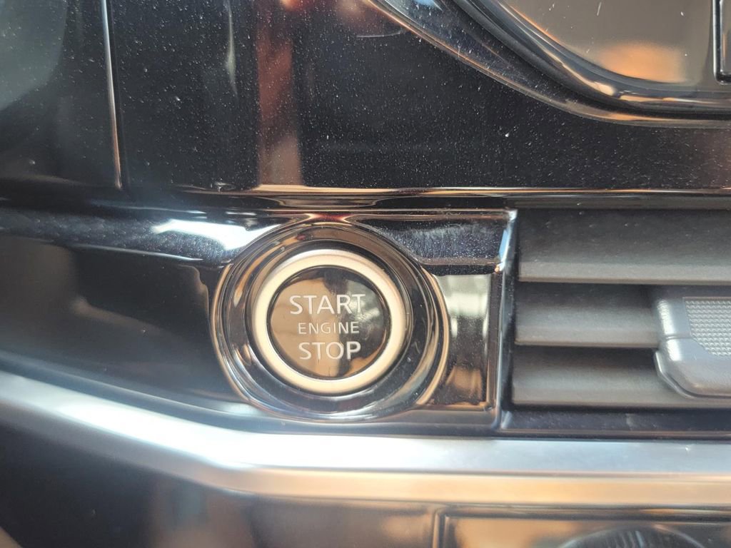 Used 2024 Nissan Pathfinder Platinum AWD/4WD image 28