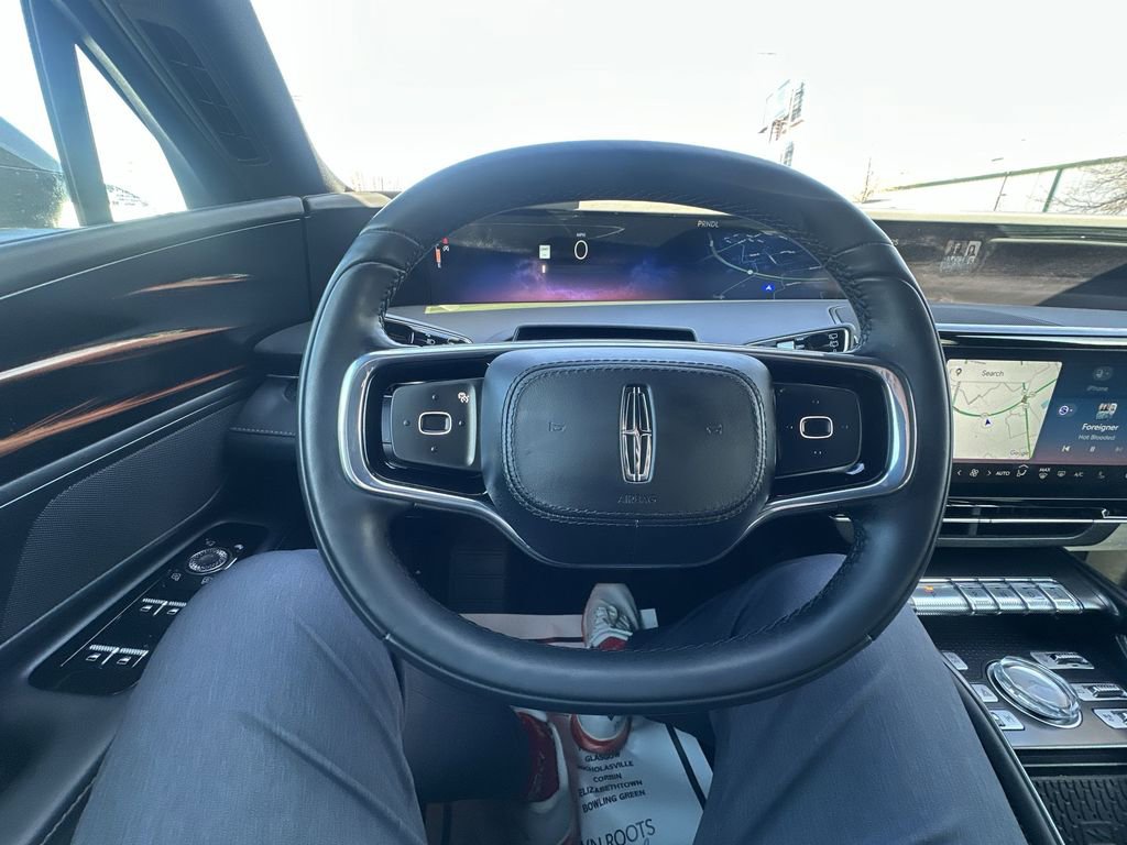 Used 2025 Lincoln Nautilus Premier w/ Jet Appearance Package image 20