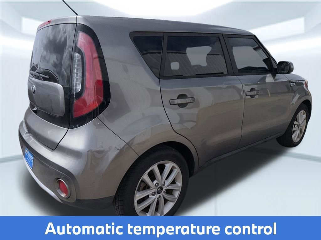Used 2017 Kia Soul + FWD image 9