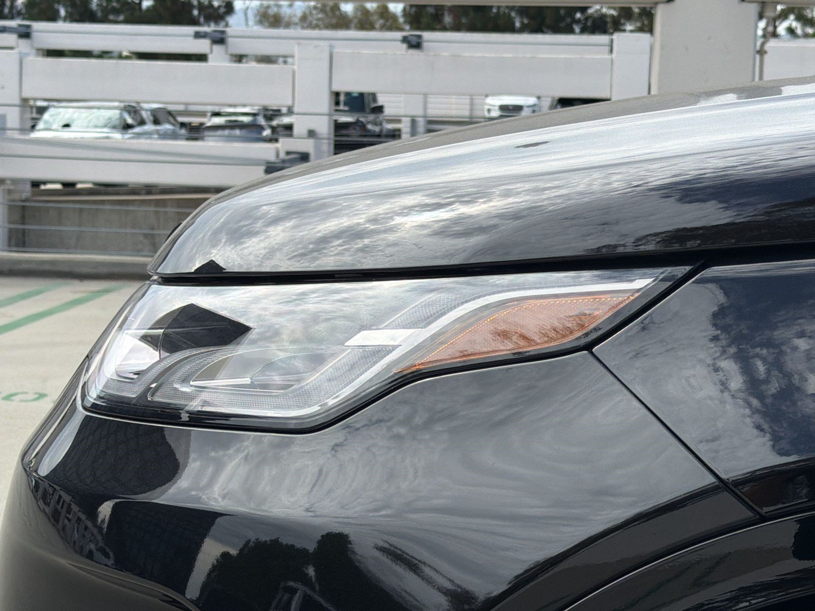 New 2026 Land Rover Discovery Sport Landmark AWD/4WD image 12