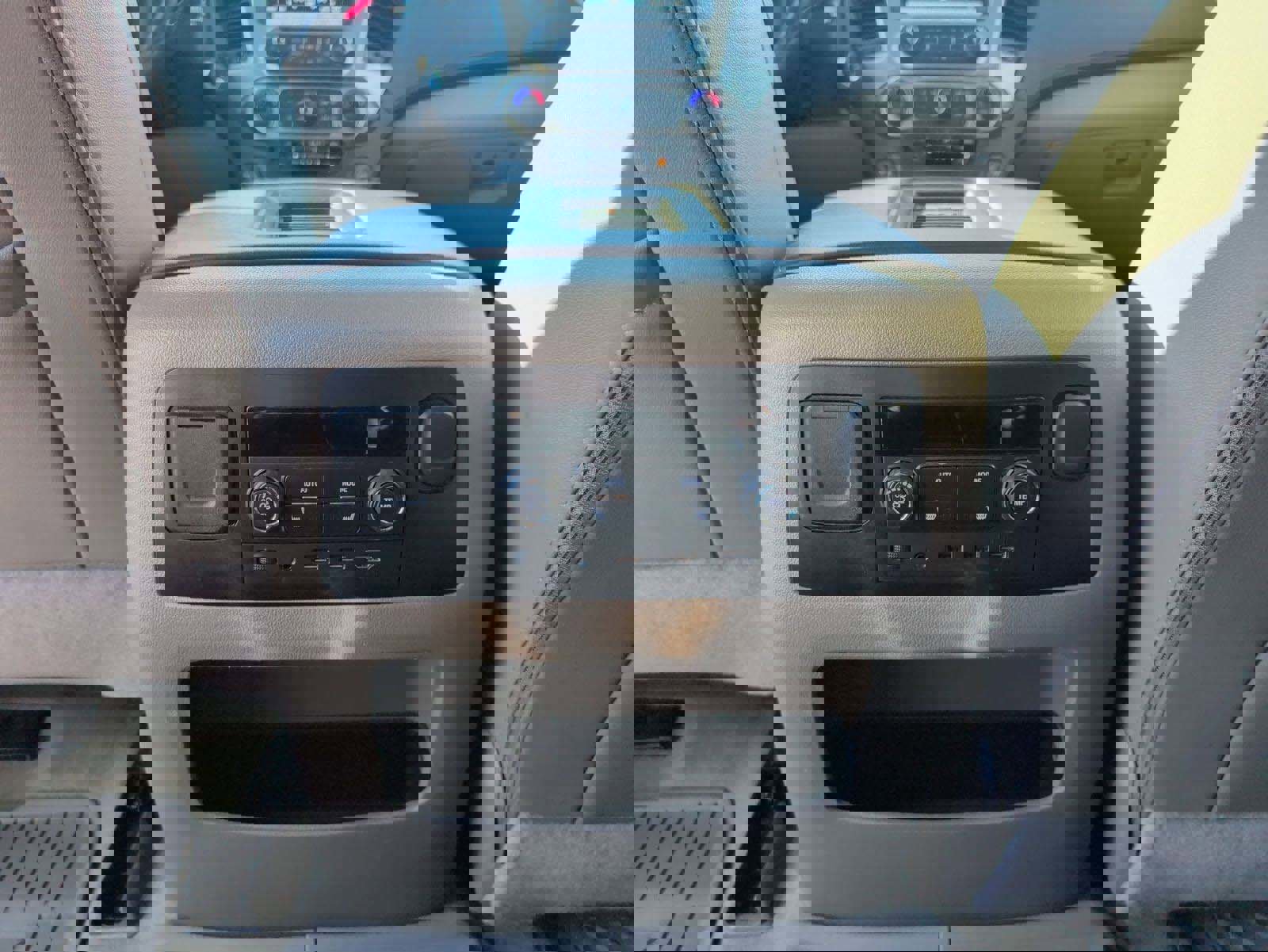 Used 2018 Chevrolet Tahoe Premier image 11