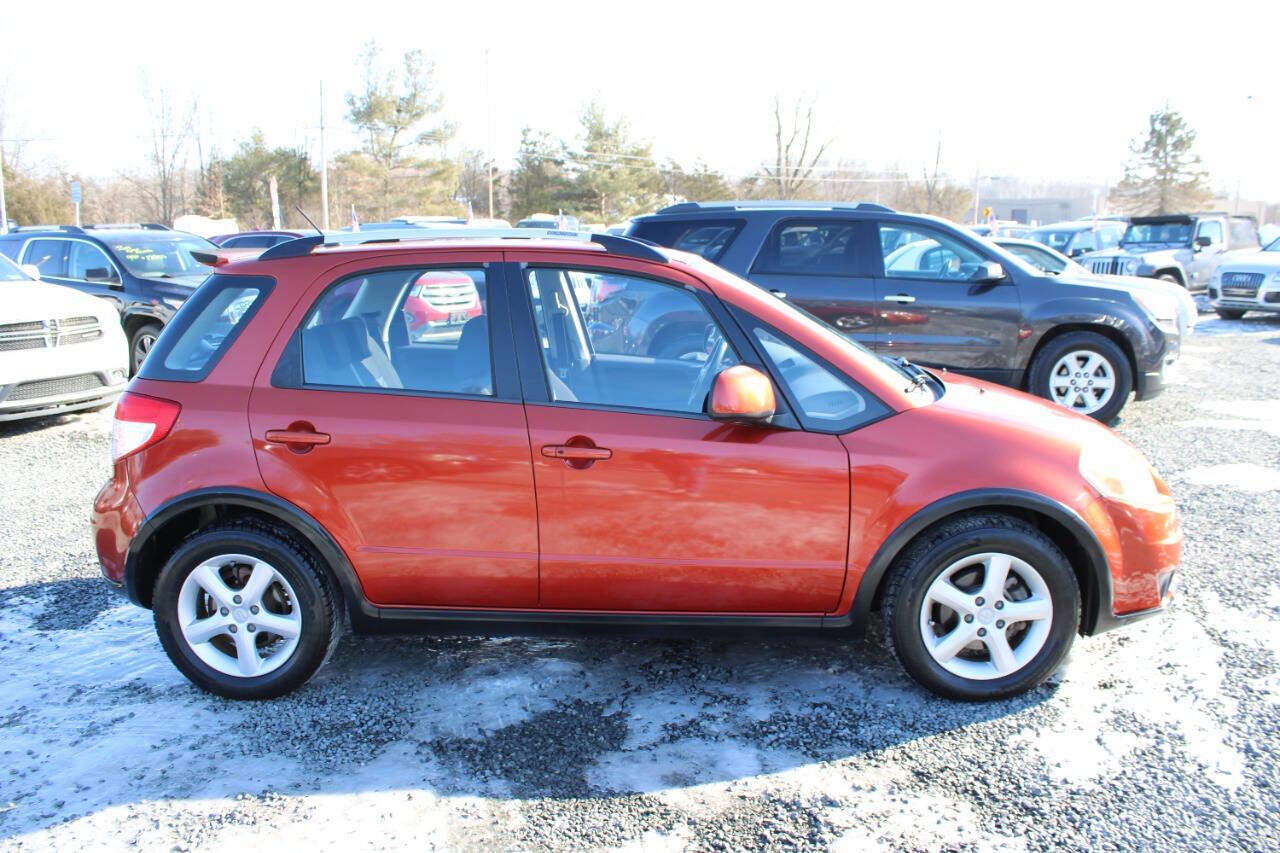 Used 2008 Suzuki SX4 AWD Hatchback w/ Touring Pkg image 6