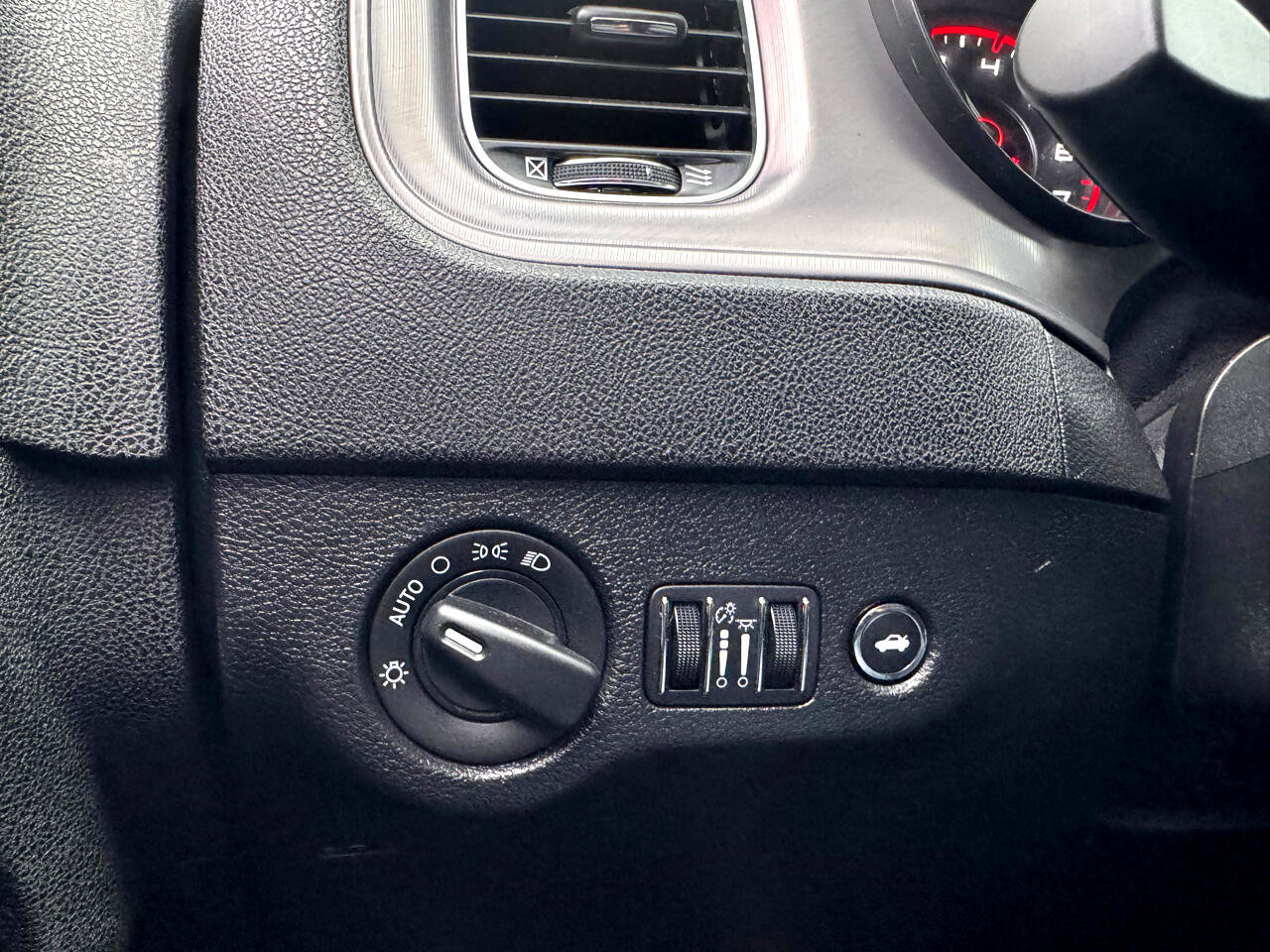 Used 2023 Dodge Charger SXT image 18