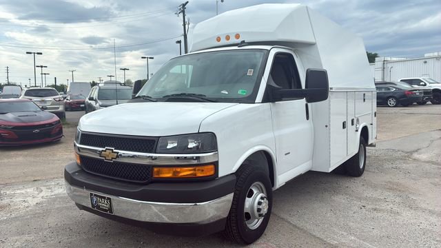 New 2024 Chevrolet Express 3500 RWD image 3