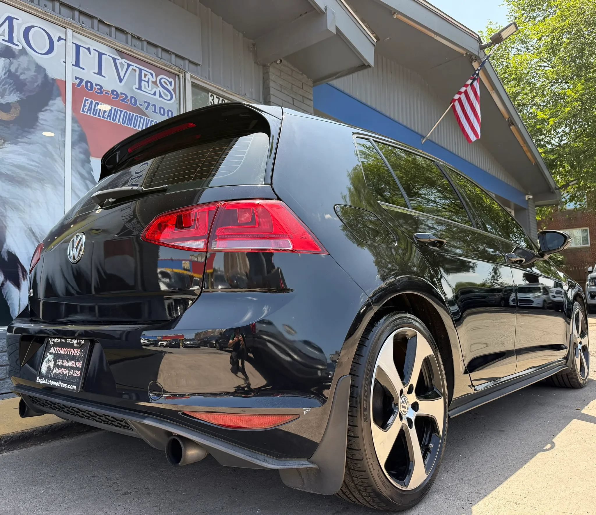 Used 2016 Volkswagen GTI Autobahn w/ Lighting Package (SEL) FWD image 3